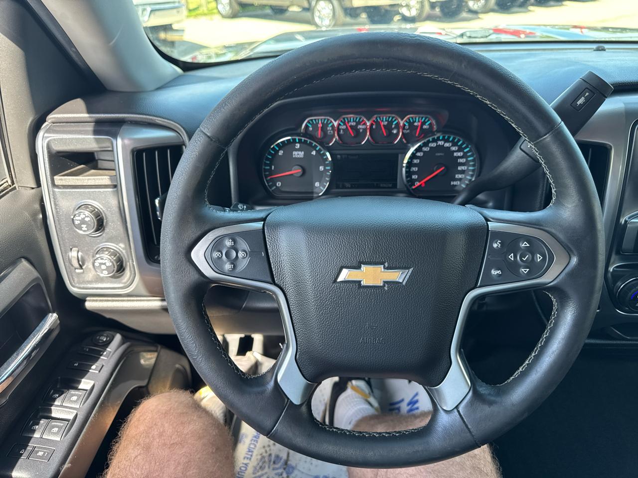 Chevrolet Silverado 1500 4WD Crew Cab 143.5" LT w/1LT 2015