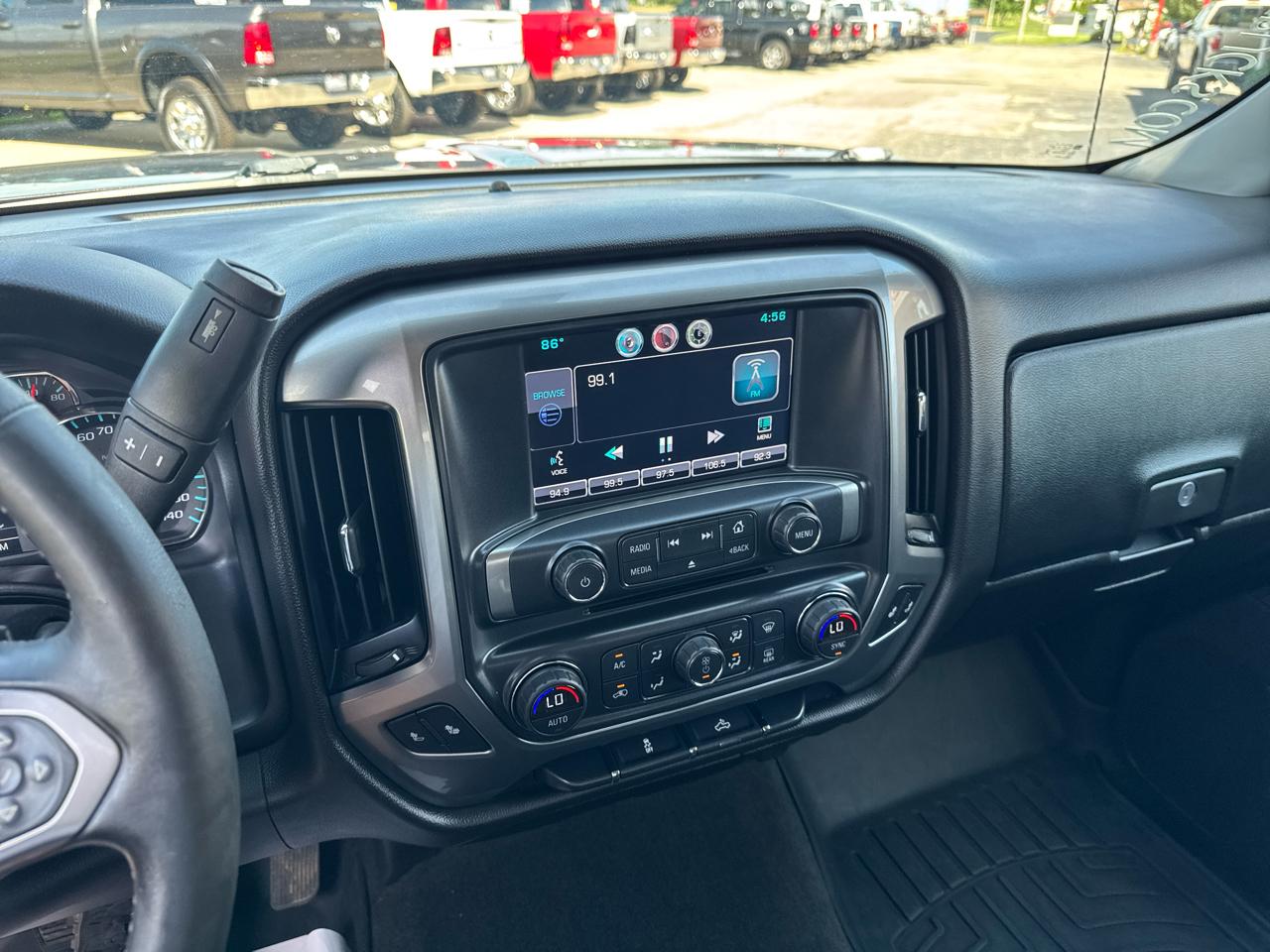 Chevrolet Silverado 1500 4WD Crew Cab 143.5" LT w/1LT 2015