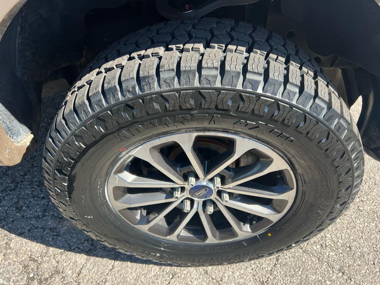 Ford F-150 4WD SuperCrew 145" Lariat 2014