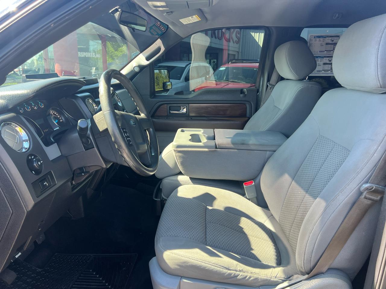 Ford F-150 4WD SuperCrew 145" Platinum 2014
