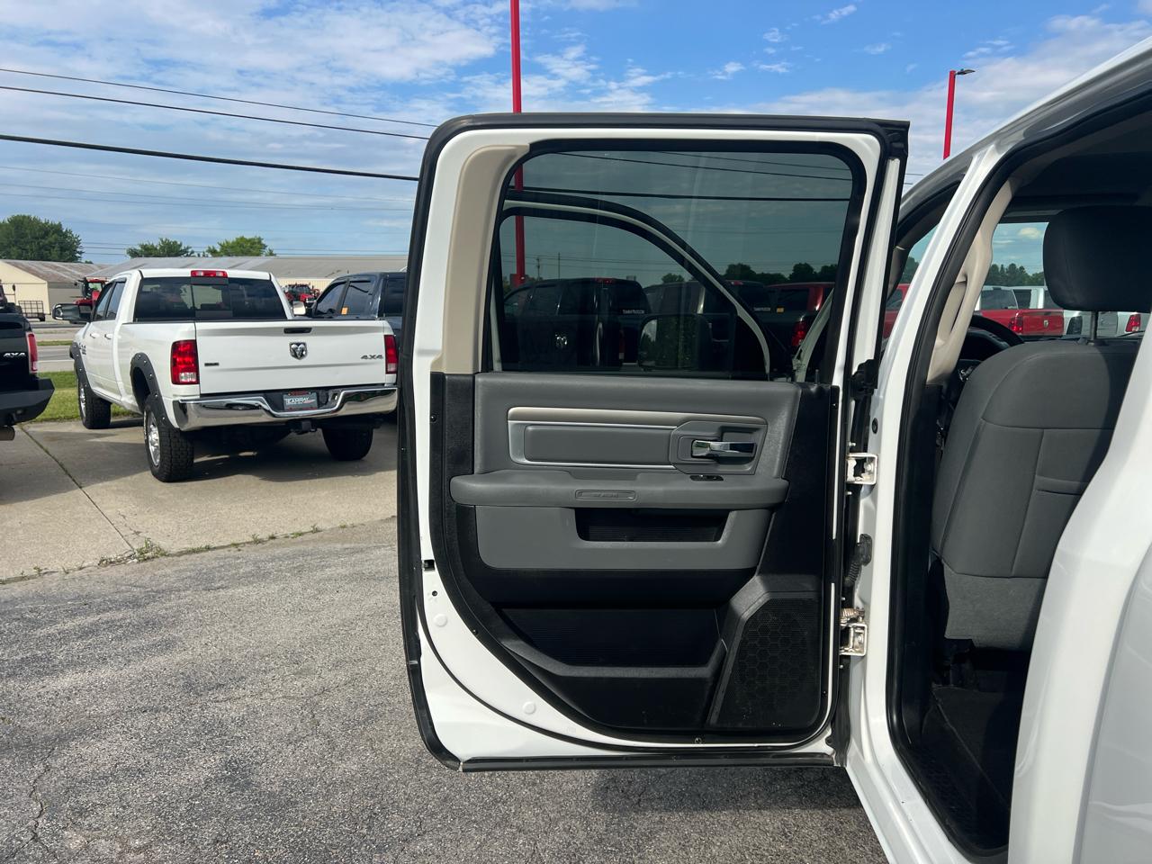 RAM 2500 4WD Crew Cab 149" SLT 2015