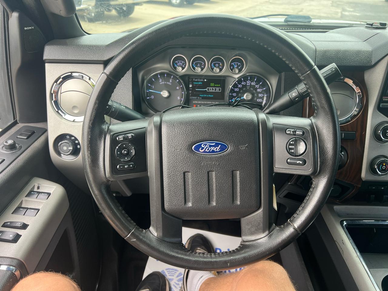 Ford Super Duty F-250 SRW 4WD Crew Cab 156" Lariat 2015
