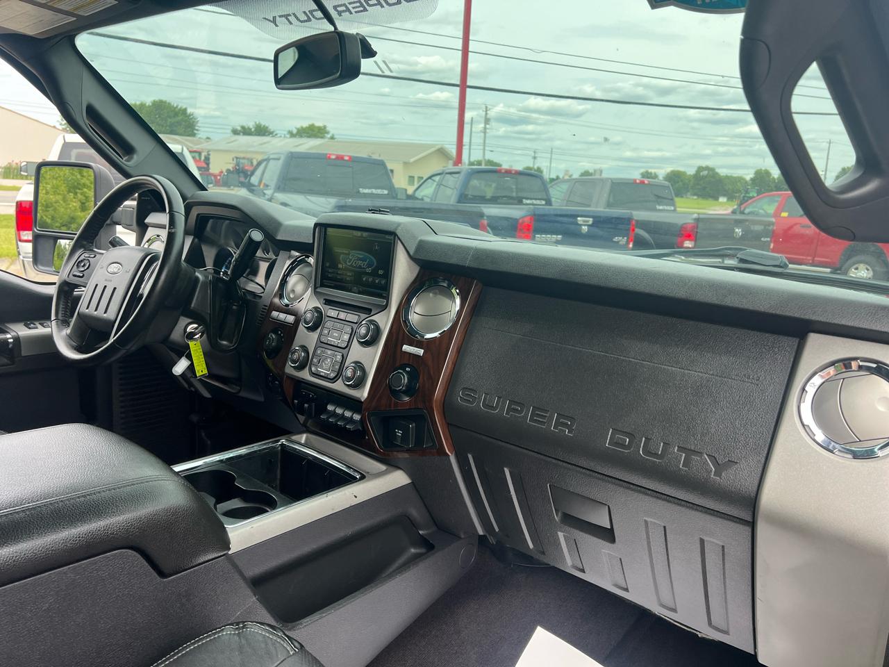 Ford Super Duty F-250 SRW 4WD Crew Cab 156" Lariat 2015
