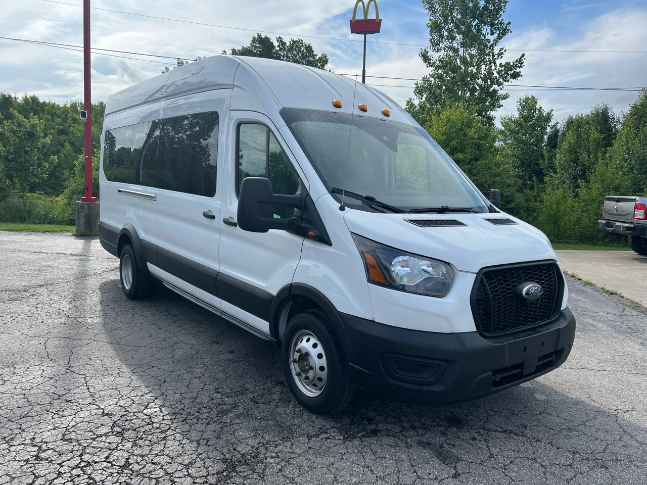 Ford Transit Passenger Wagon T-350 HD 148" EL High Roof XLT DRW RWD 2023