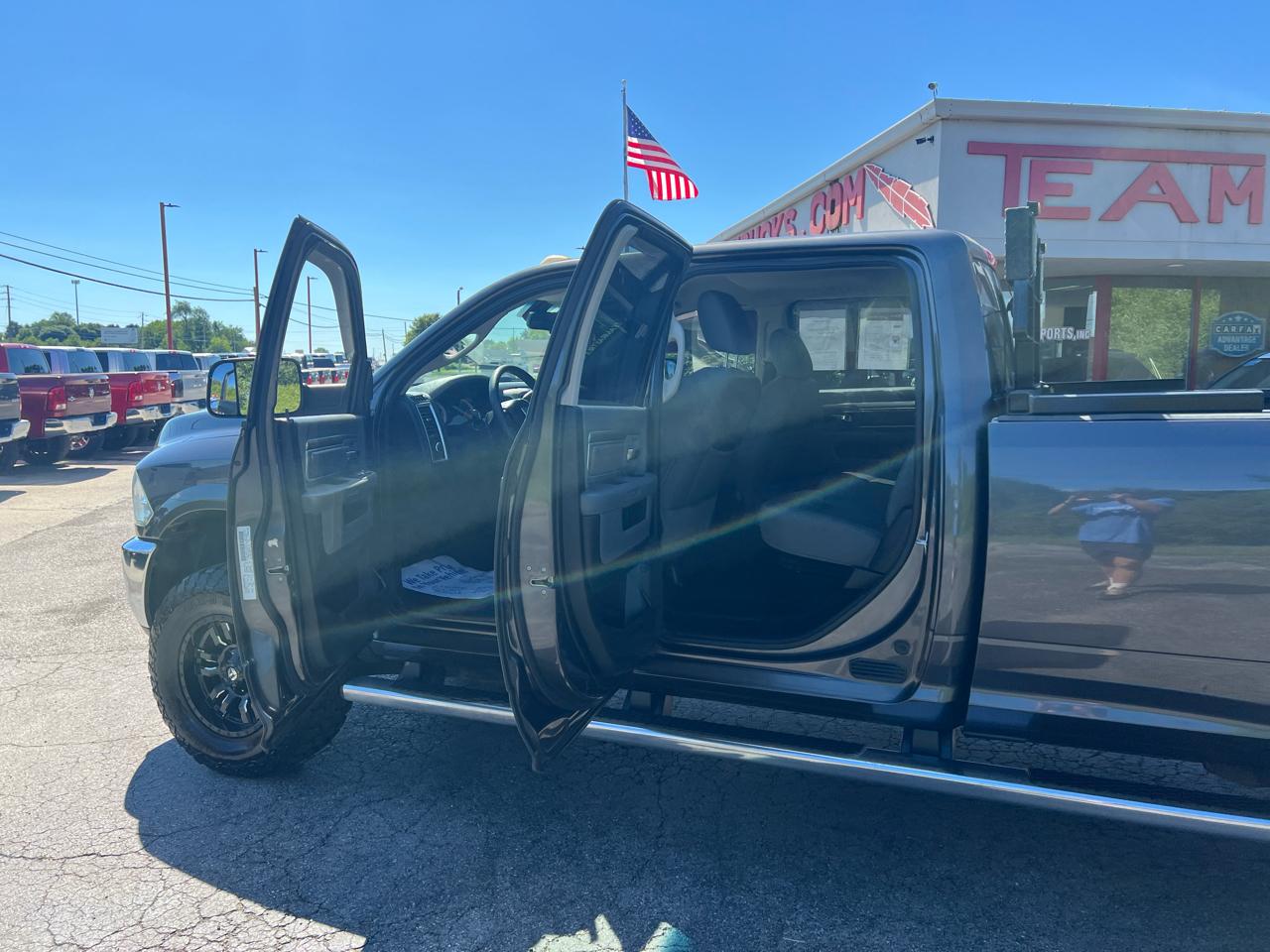RAM 2500 4WD Crew Cab 169" SLT 2014