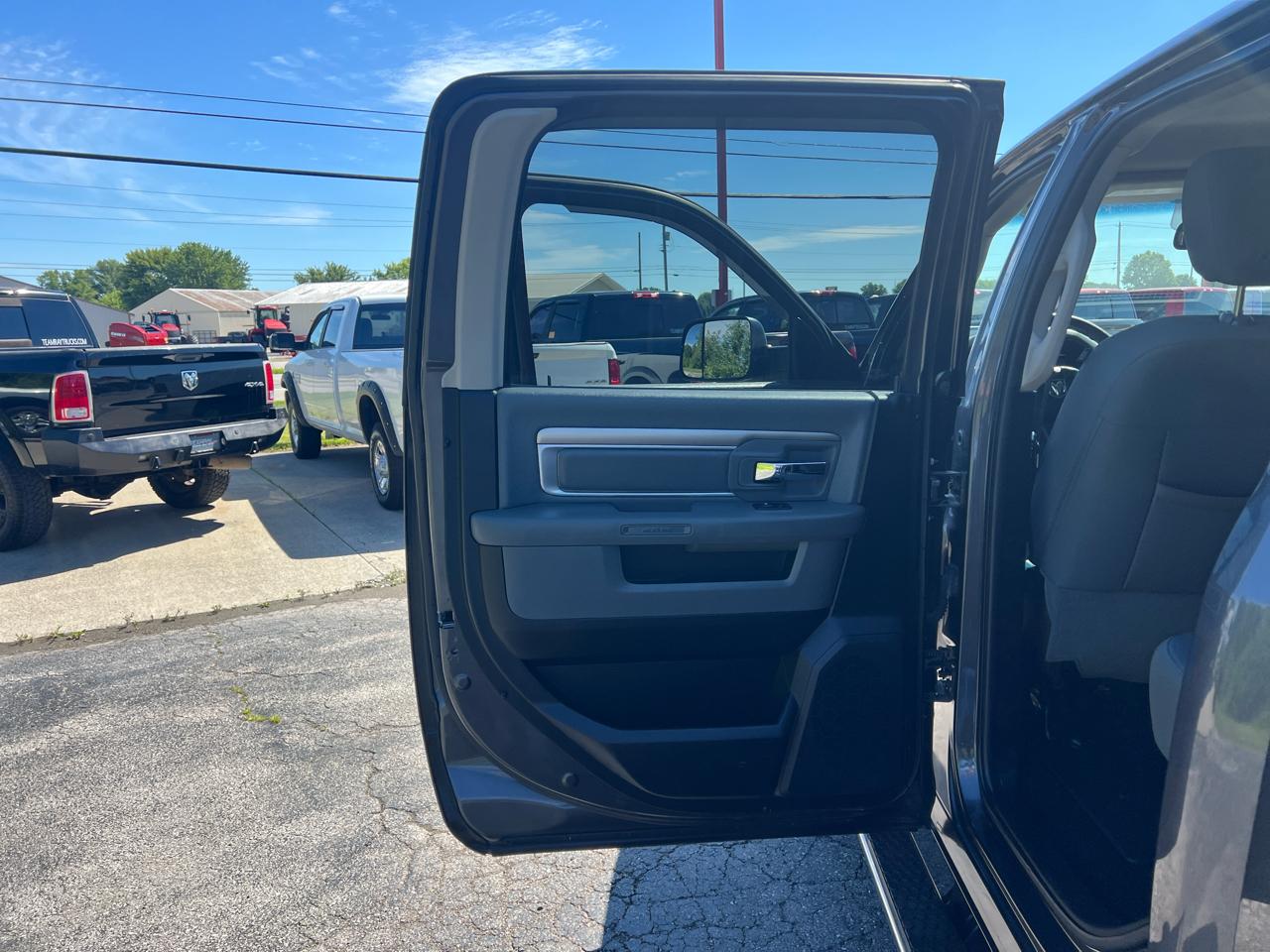RAM 2500 4WD Crew Cab 169" SLT 2014