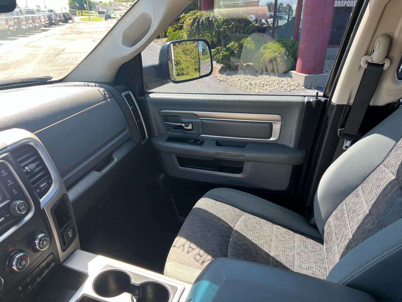 RAM 2500 4WD Crew Cab 169" SLT 2014
