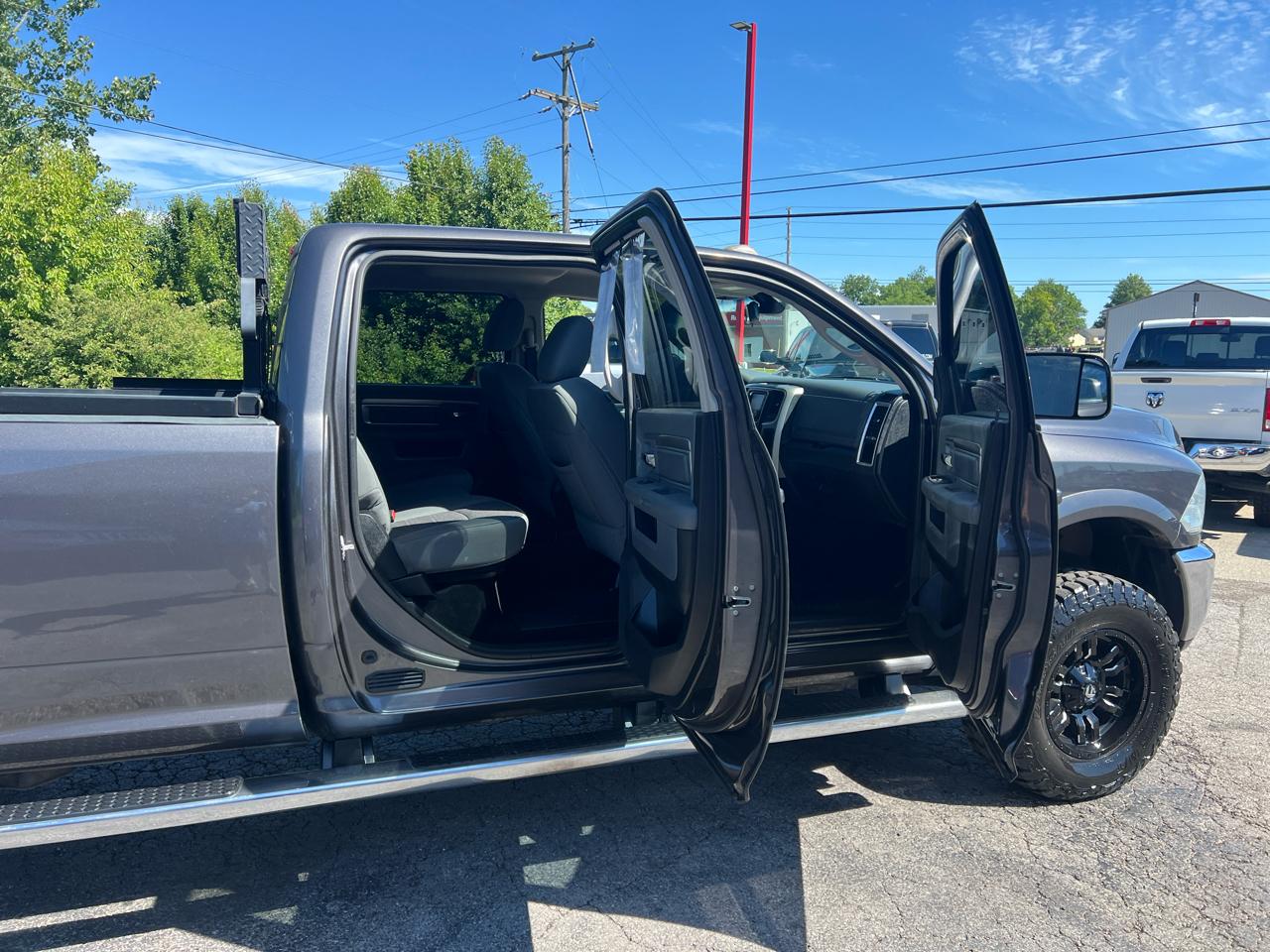 RAM 2500 4WD Crew Cab 169" SLT 2014