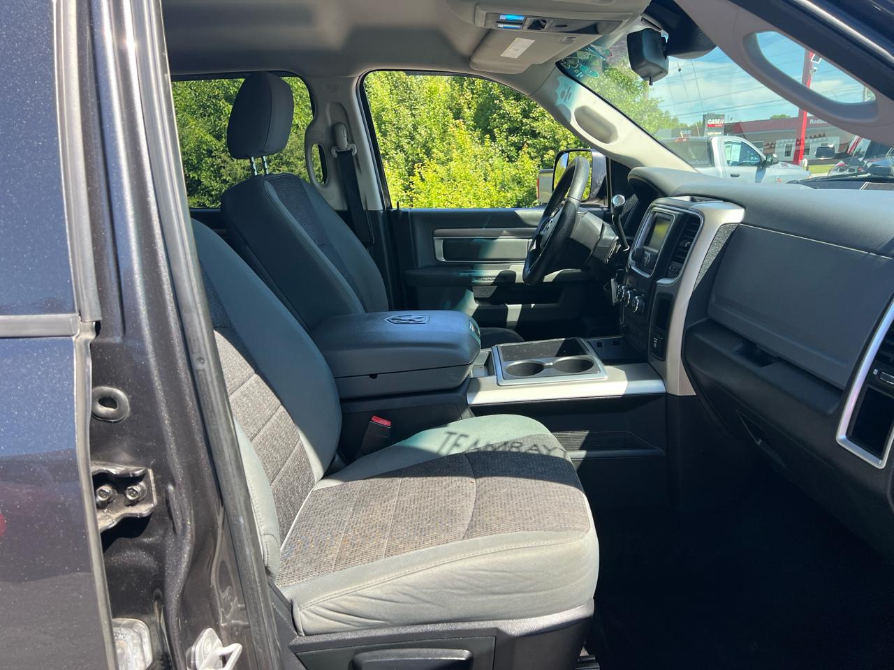 RAM 2500 4WD Crew Cab 169" SLT 2014