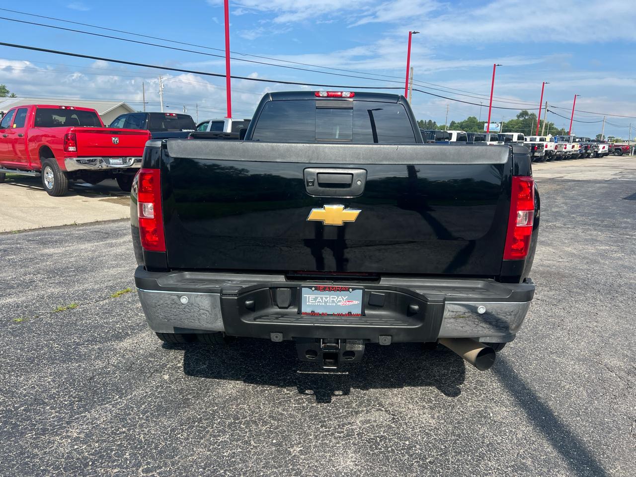 View vehicle photo 3