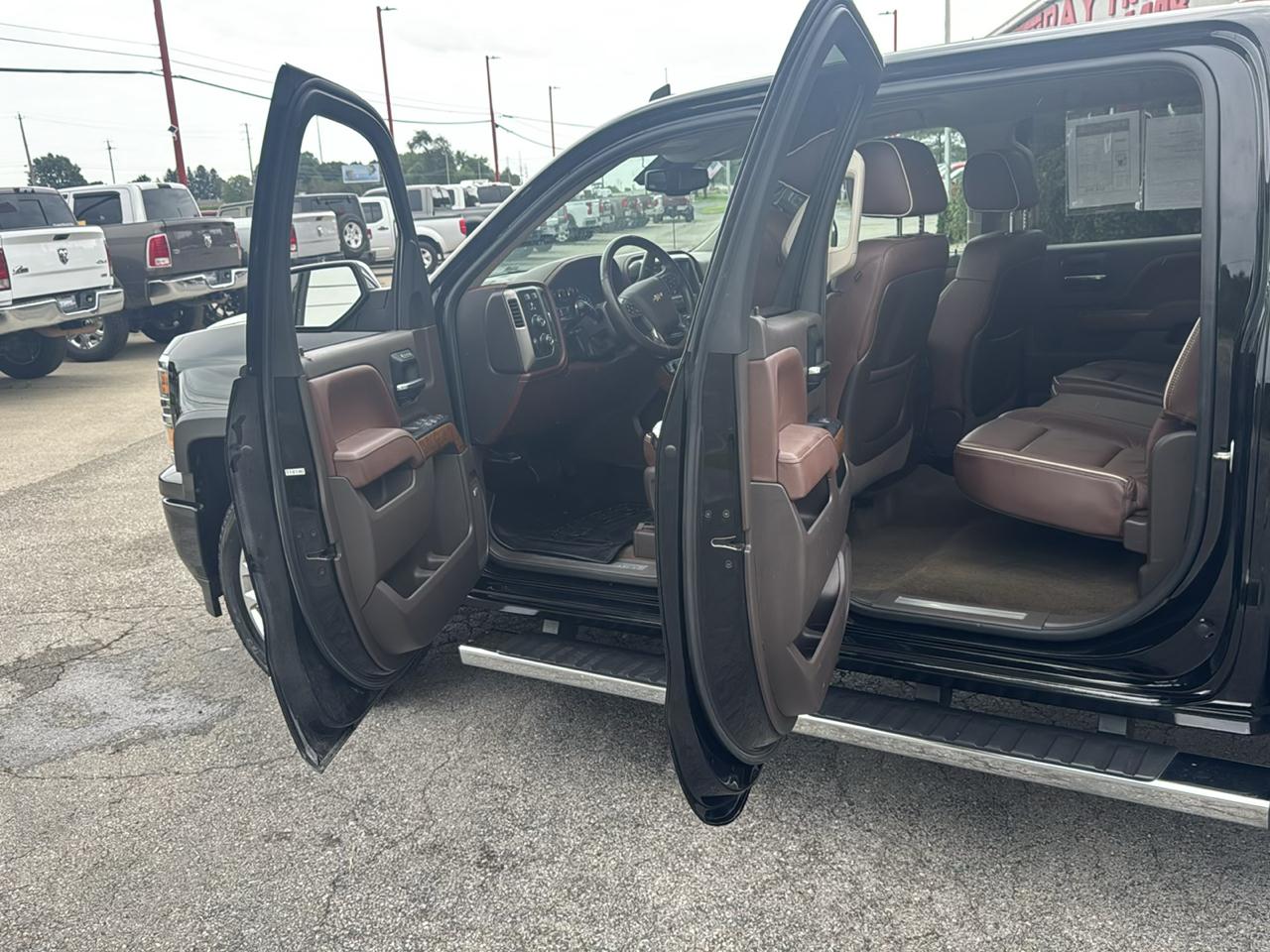 Chevrolet Silverado 1500 4WD Crew Cab 143.5" High Country 2014