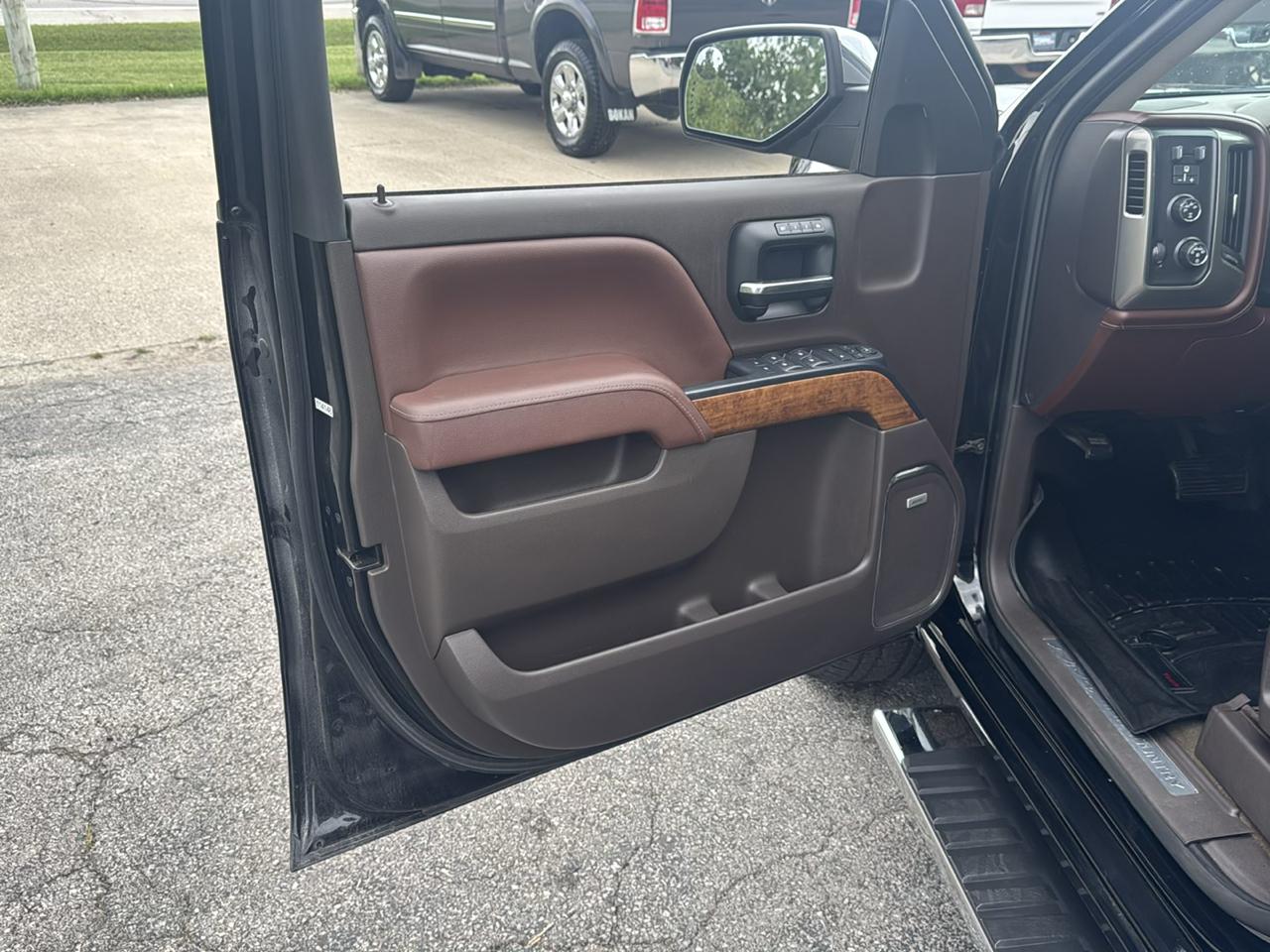 Chevrolet Silverado 1500 4WD Crew Cab 143.5" High Country 2014