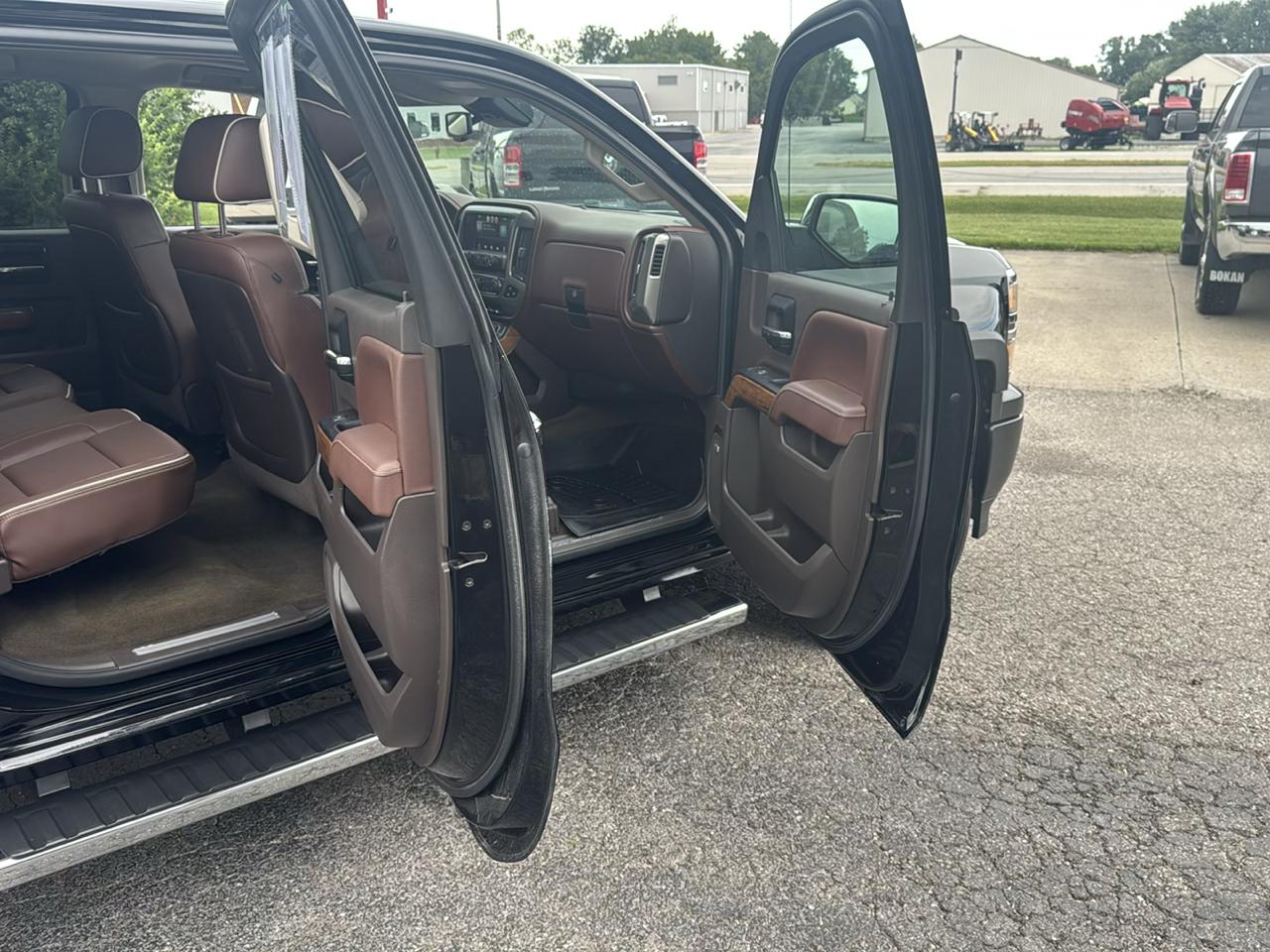 Chevrolet Silverado 1500 4WD Crew Cab 143.5" High Country 2014