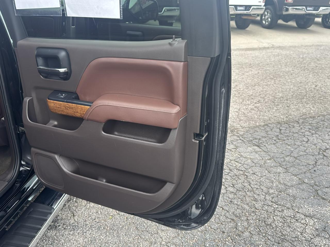 Chevrolet Silverado 1500 4WD Crew Cab 143.5" High Country 2014