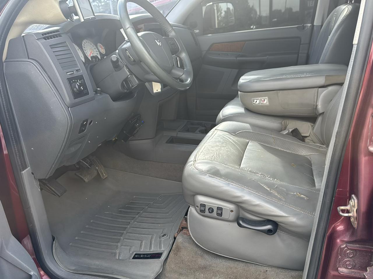 Dodge Ram 2500 4dr Mega Cab 160.5 4WD Laramie 2006