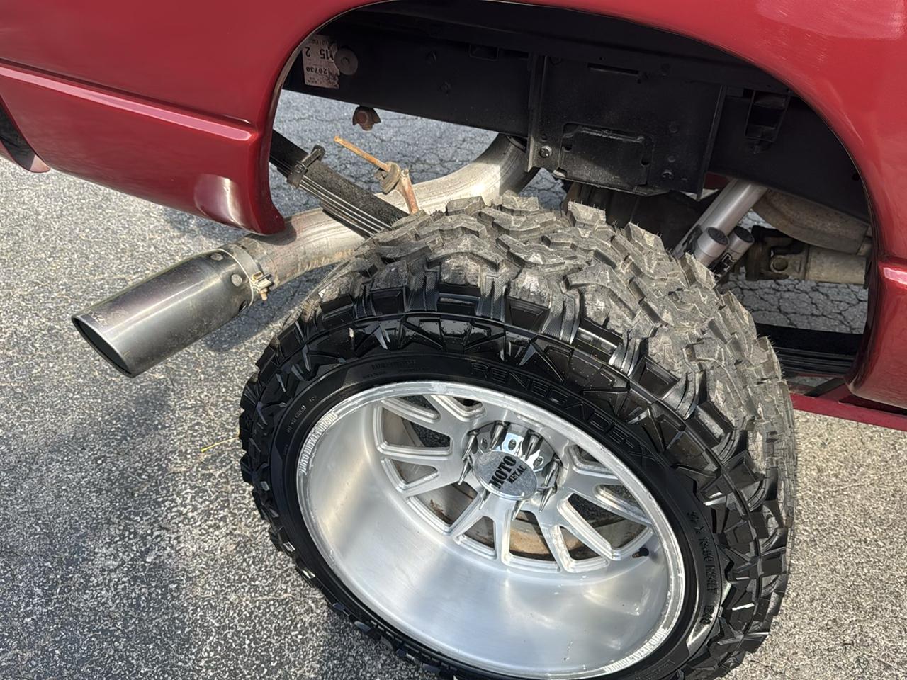 Dodge Ram 2500 4dr Mega Cab 160.5 4WD Laramie 2006