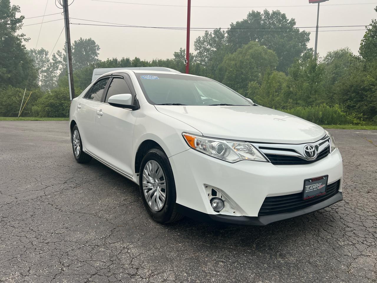 Toyota Camry 4dr Sdn I4 Auto XLE (Natl) 2013