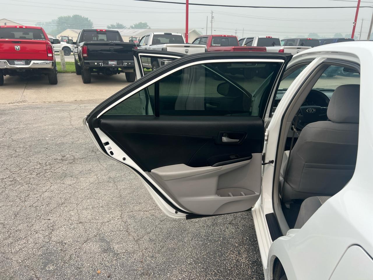 Toyota Camry 4dr Sdn I4 Auto XLE (Natl) 2013