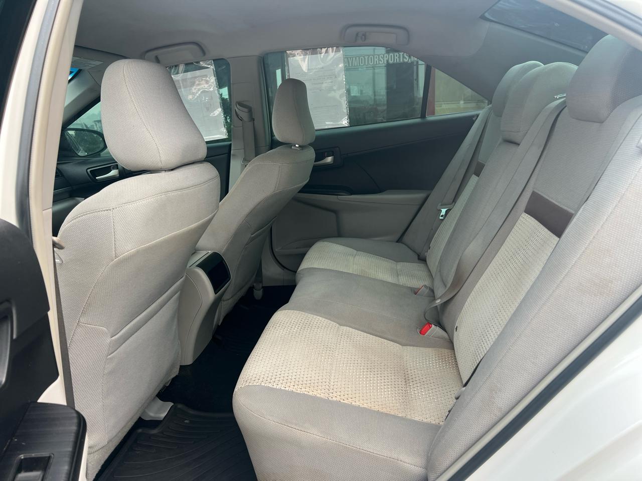 Toyota Camry 4dr Sdn I4 Auto XLE (Natl) 2013