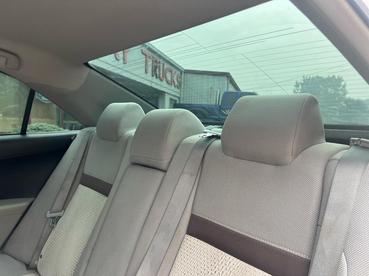 Toyota Camry 4dr Sdn I4 Auto XLE (Natl) 2013