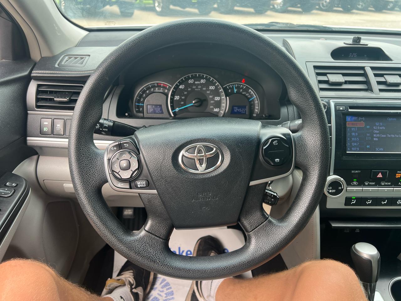 Toyota Camry 4dr Sdn I4 Auto XLE (Natl) 2013