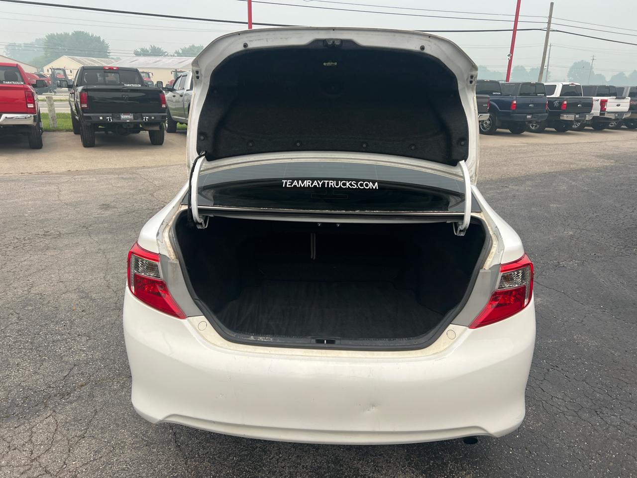 Toyota Camry 4dr Sdn I4 Auto XLE (Natl) 2013