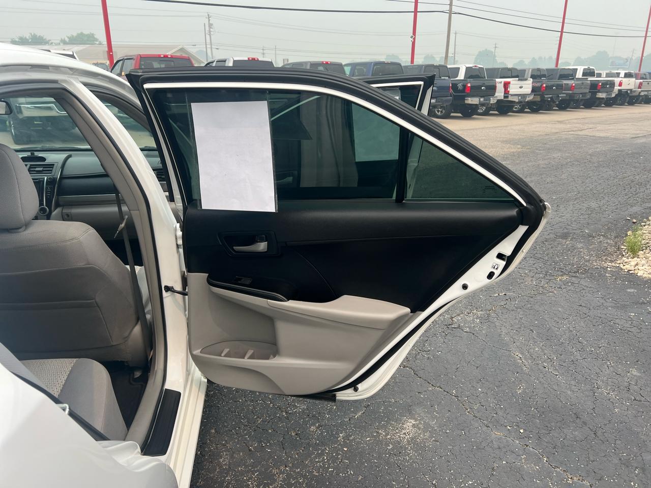 Toyota Camry 4dr Sdn I4 Auto XLE (Natl) 2013
