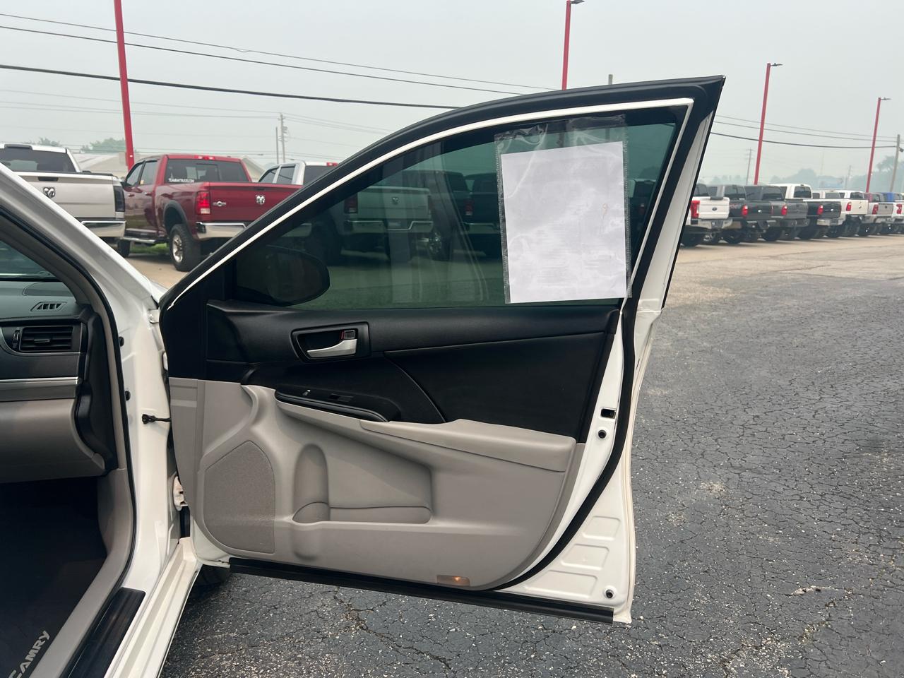 Toyota Camry 4dr Sdn I4 Auto XLE (Natl) 2013