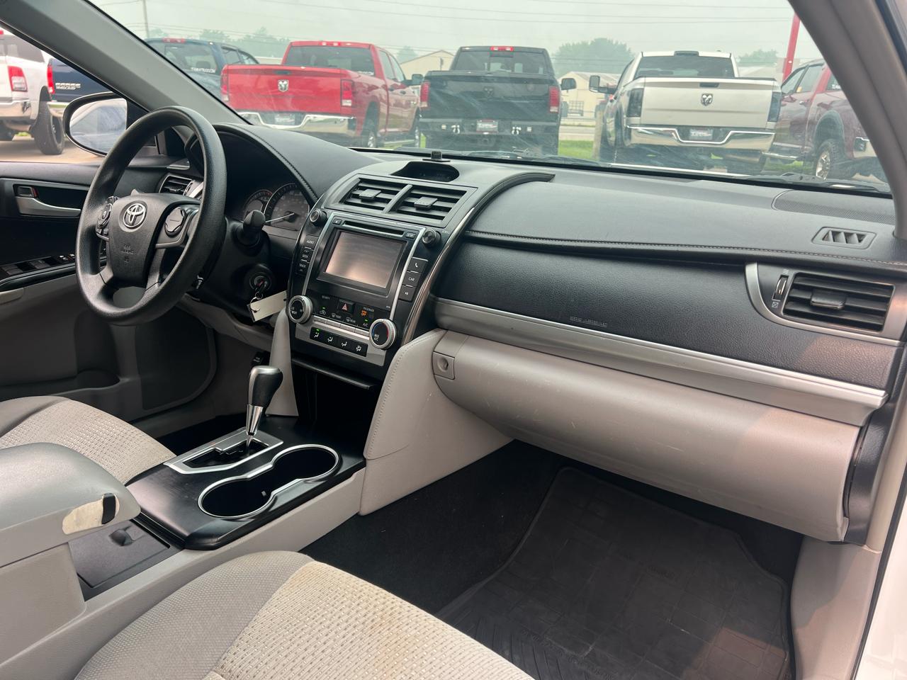 Toyota Camry 4dr Sdn I4 Auto XLE (Natl) 2013