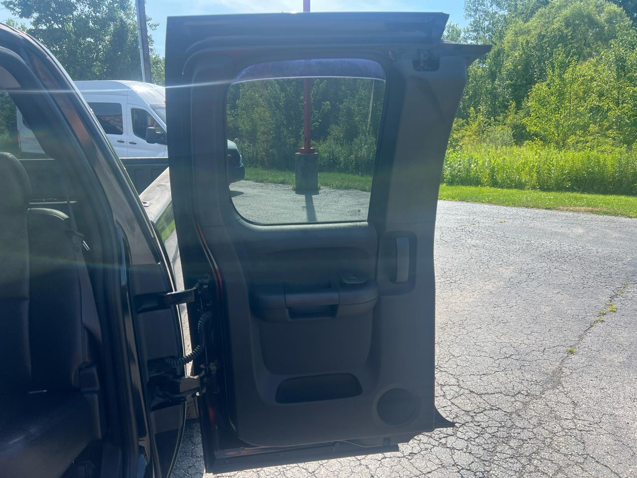 GMC Sierra 1500 4WD Ext Cab 143.5" SLT 2011
