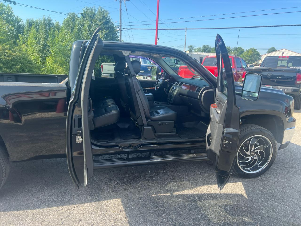 GMC Sierra 1500 4WD Ext Cab 143.5" SLT 2011