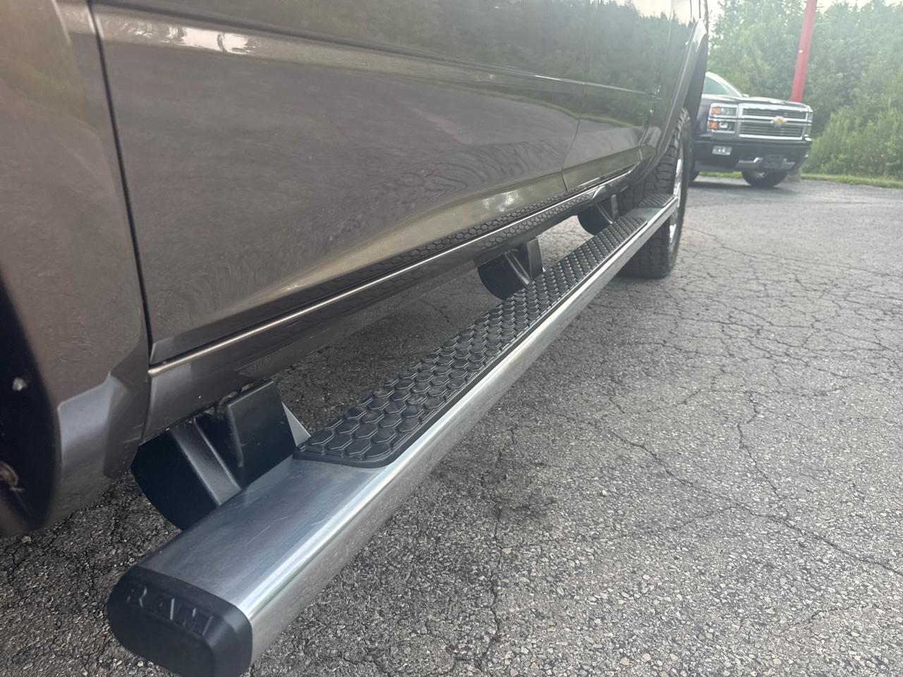 RAM 2500 Laramie 4x4 Crew Cab 6'4" Box 2018