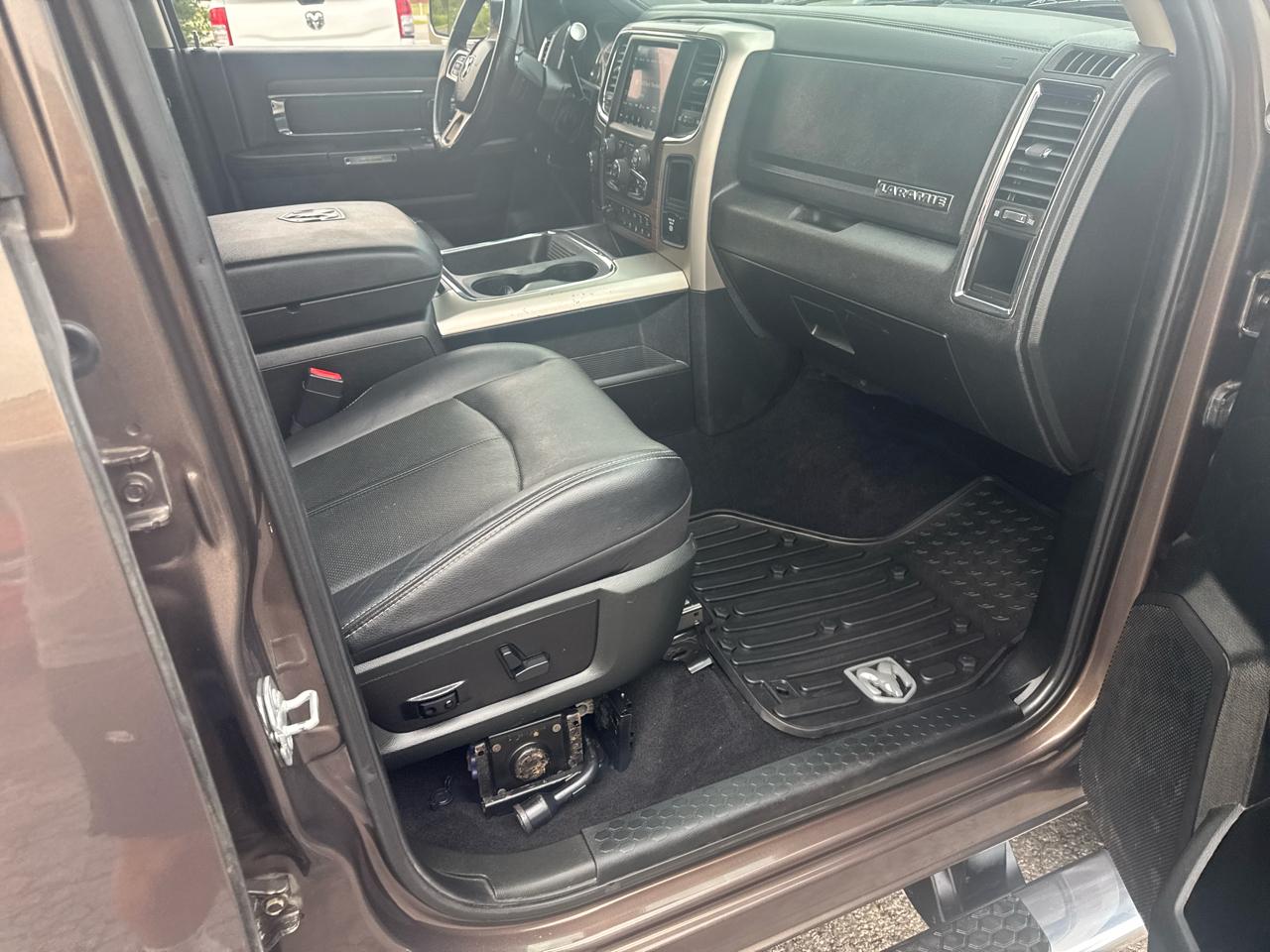 RAM 2500 Laramie 4x4 Crew Cab 6'4" Box 2018