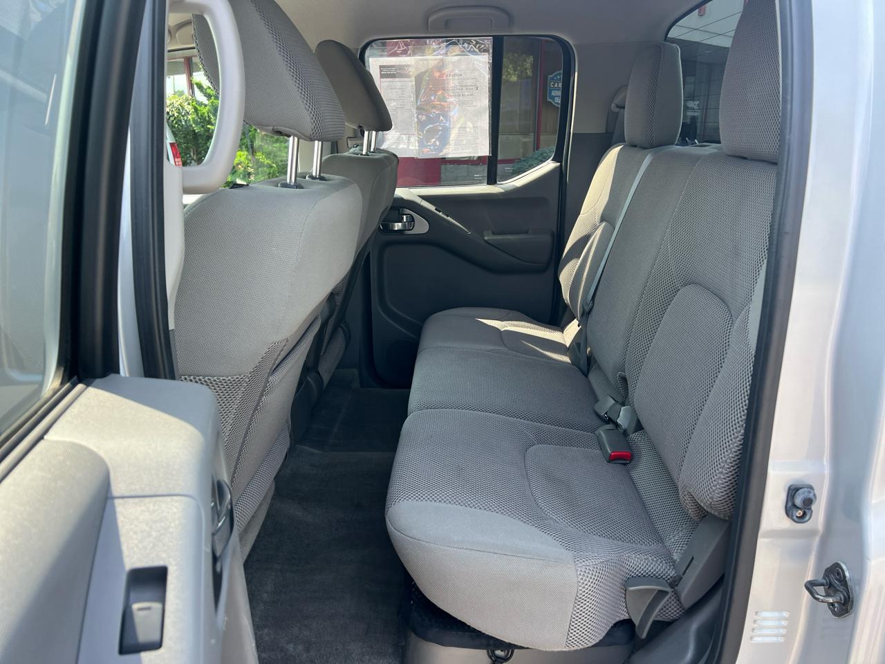 Nissan Frontier 4WD Crew Cab SWB Auto SV 2012