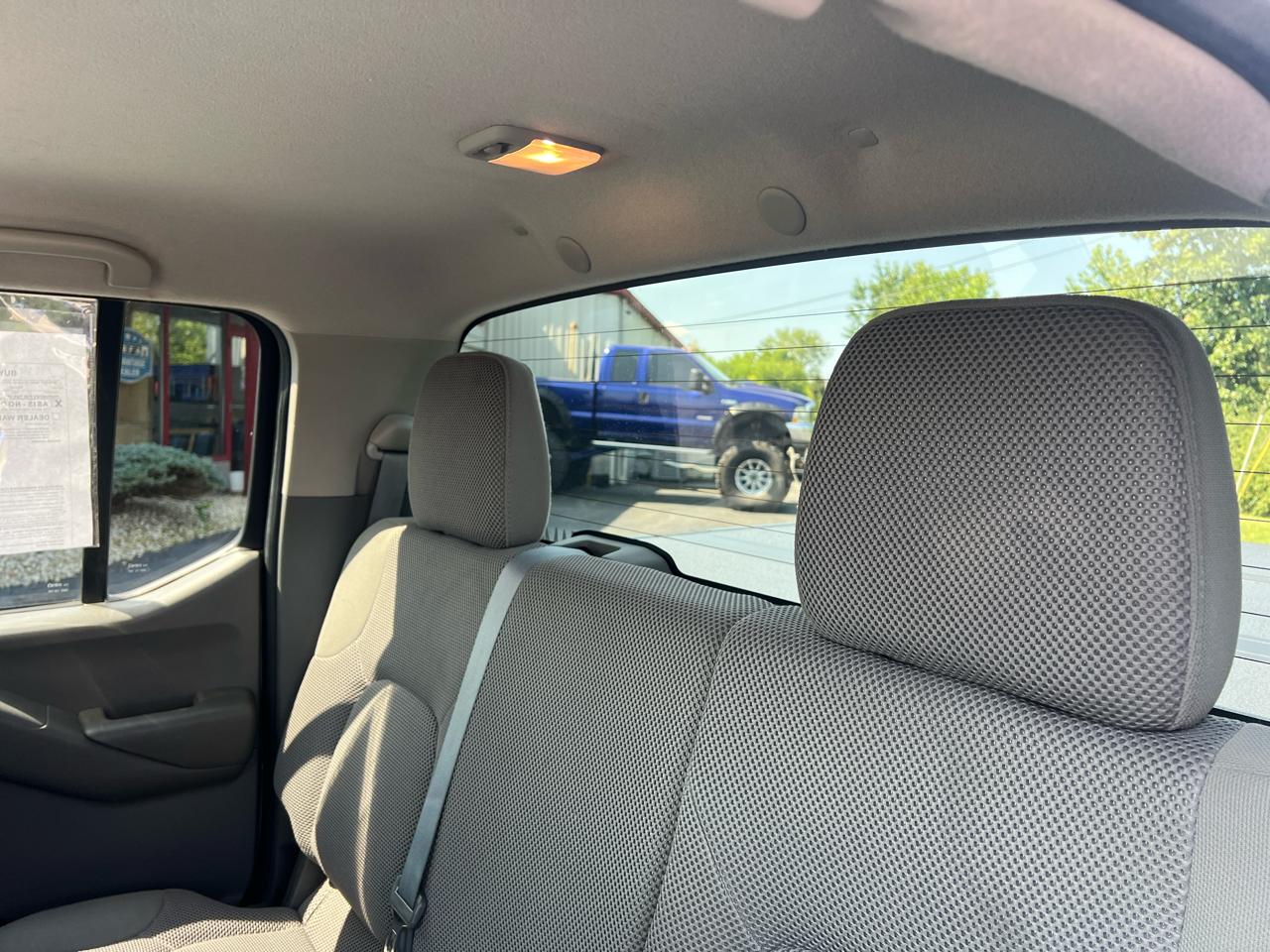 Nissan Frontier 4WD Crew Cab SWB Auto SV 2012