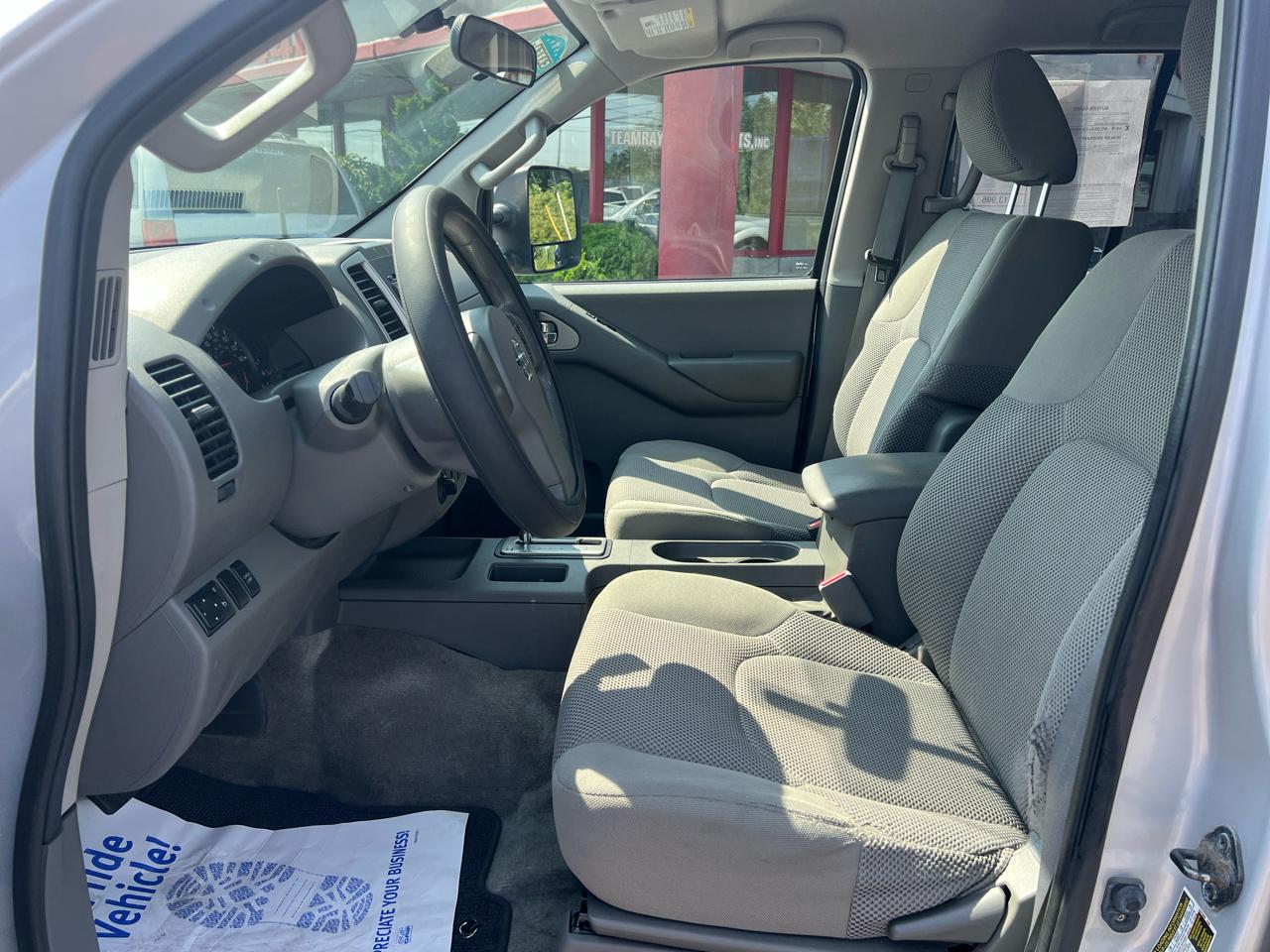 Nissan Frontier 4WD Crew Cab SWB Auto SV 2012