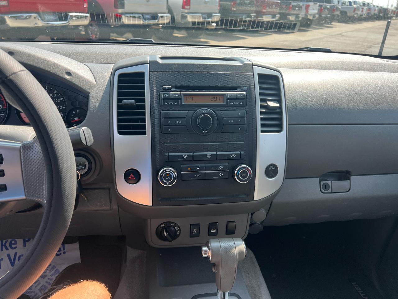 Nissan Frontier 4WD Crew Cab SWB Auto SV 2012