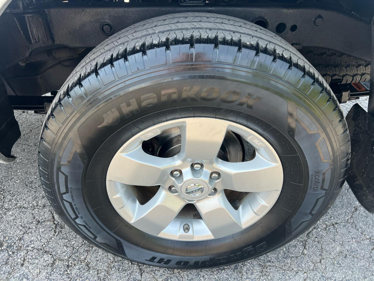 Nissan Frontier 4WD Crew Cab SWB Auto SV 2012