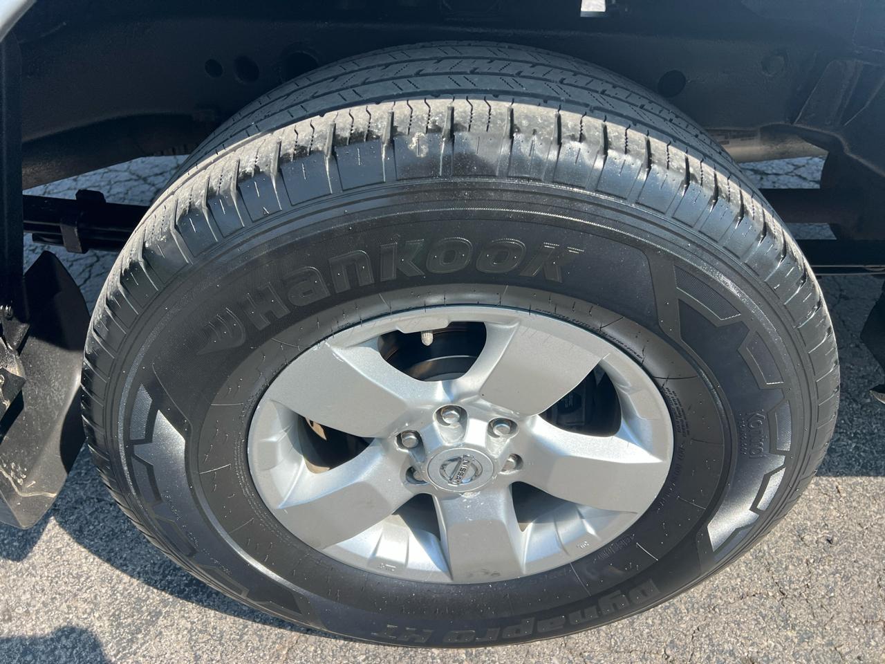 Nissan Frontier 4WD Crew Cab SWB Auto SV 2012
