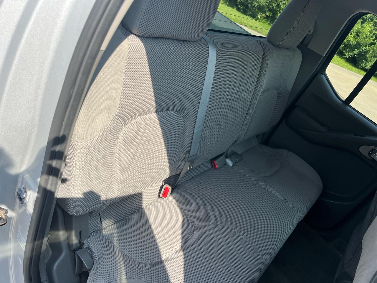 Nissan Frontier 4WD Crew Cab SWB Auto SV 2012