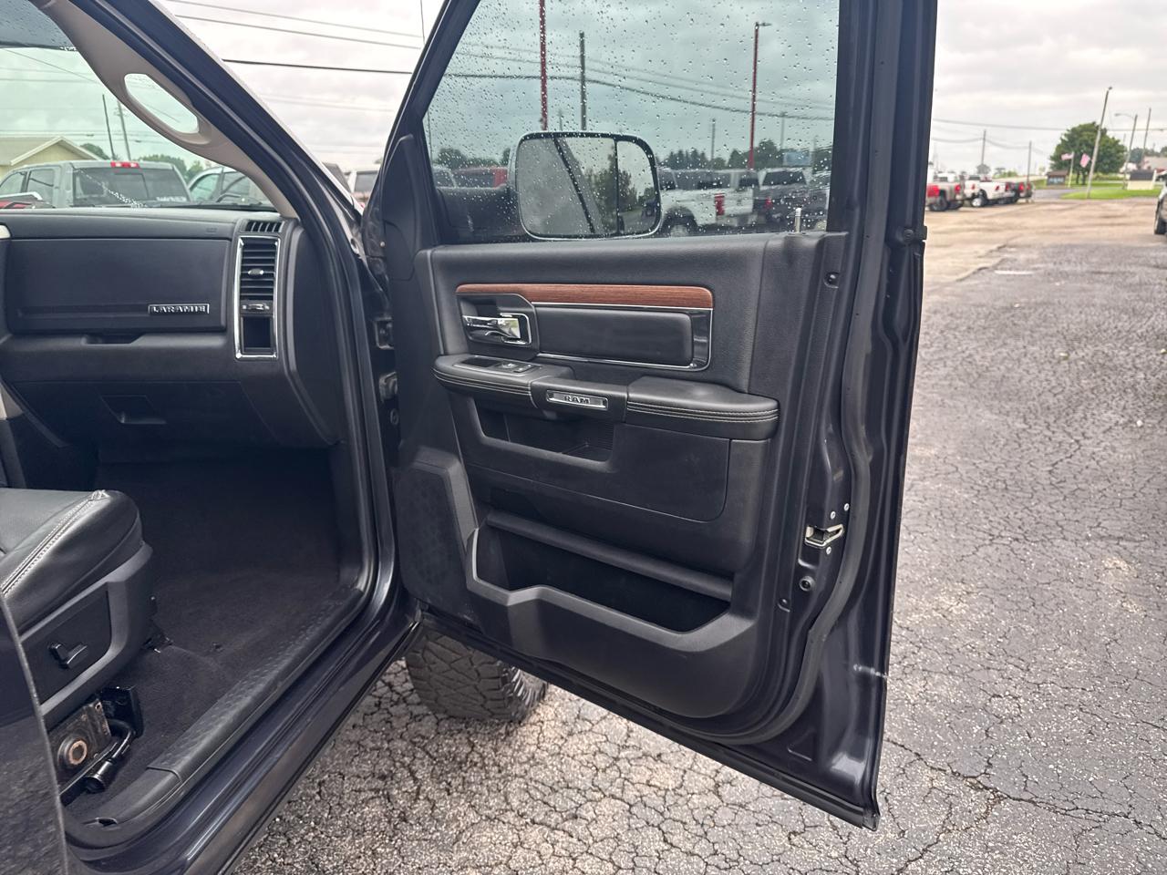 RAM 2500 4WD Mega Cab 160.5" Laramie 2013