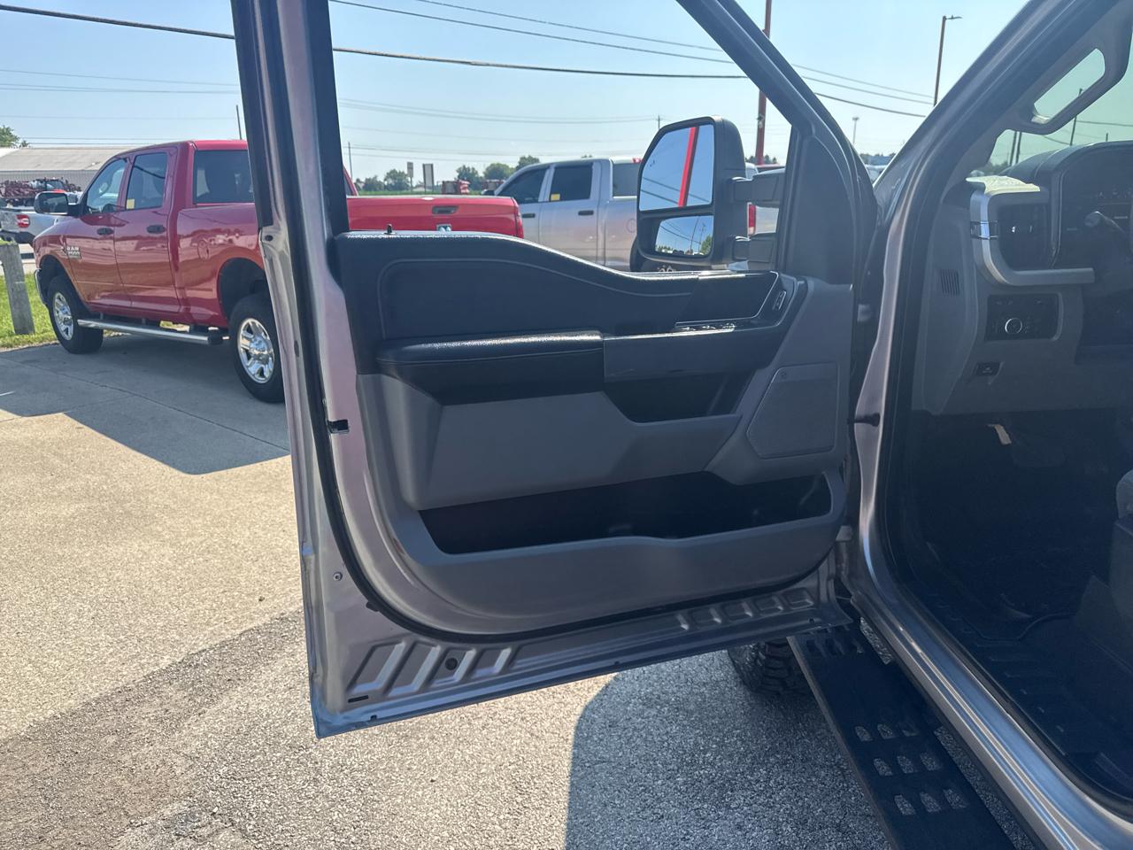 Ford Super Duty F-250 SRW XLT 4WD Crew Cab 6.75' Box 2024