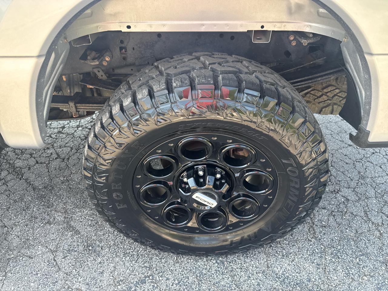 Ford Super Duty F-250 SRW XLT 4WD Crew Cab 6.75' Box 2024