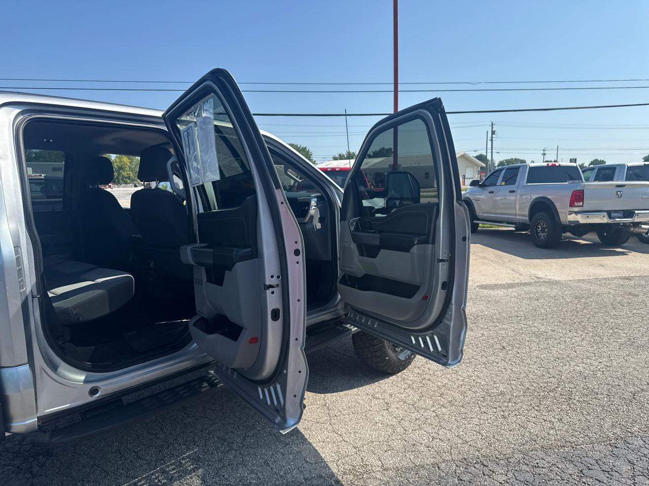 Ford Super Duty F-250 SRW XLT 4WD Crew Cab 6.75' Box 2024