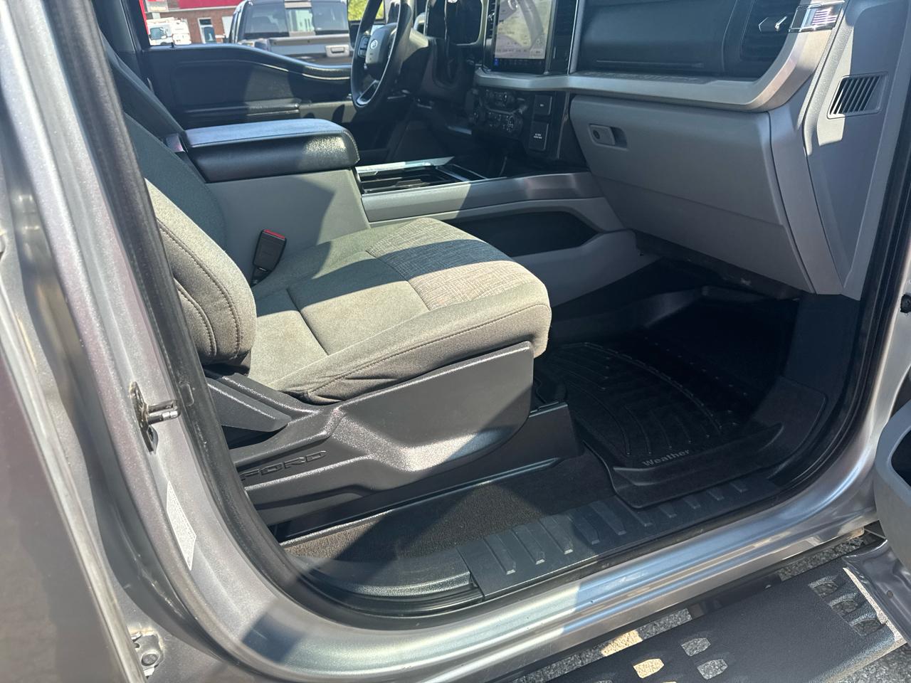 Ford Super Duty F-250 SRW XLT 4WD Crew Cab 6.75' Box 2024