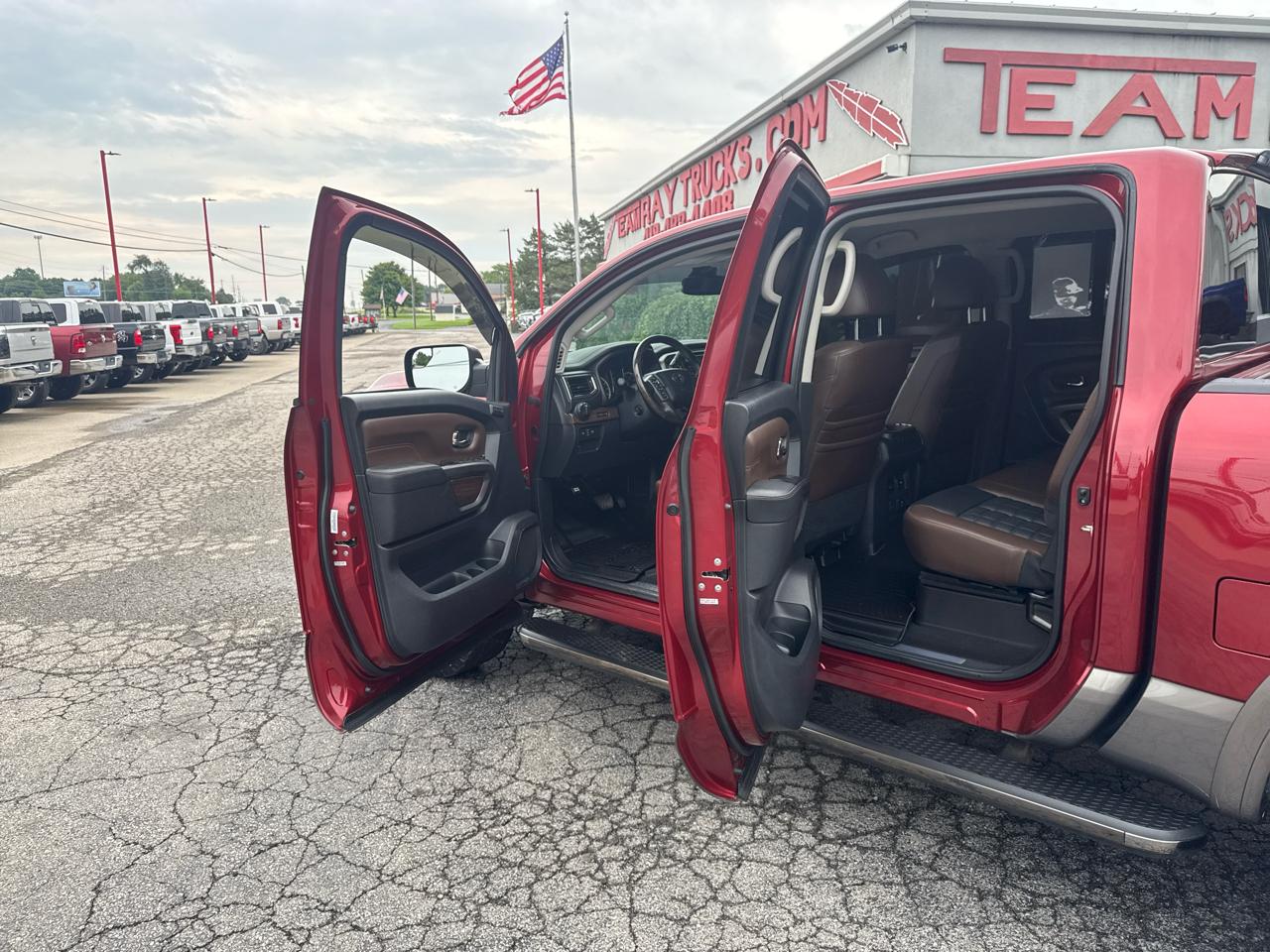 Nissan Titan 4x4 Crew Cab Platinum Reserve 2018