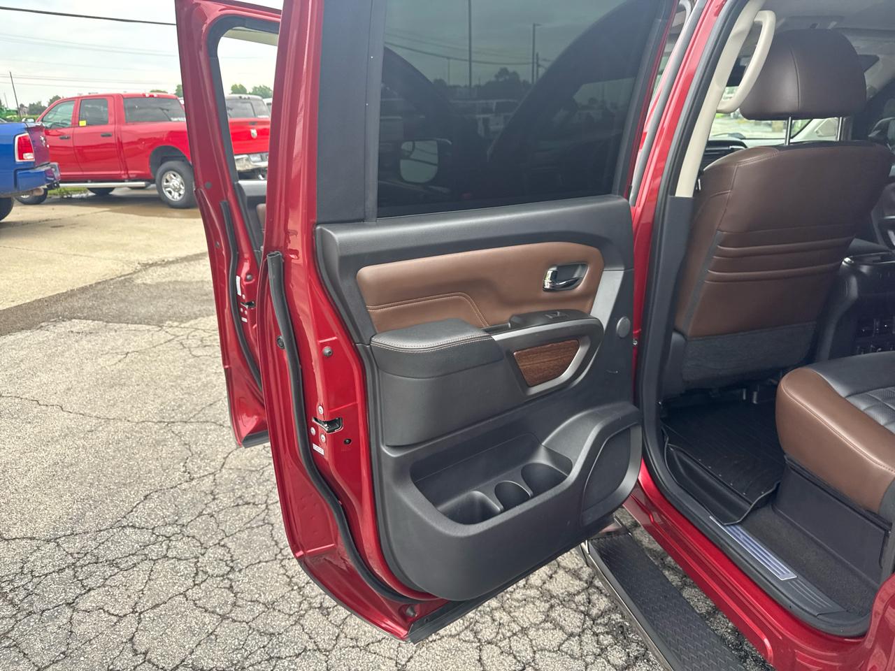 Nissan Titan 4x4 Crew Cab Platinum Reserve 2018