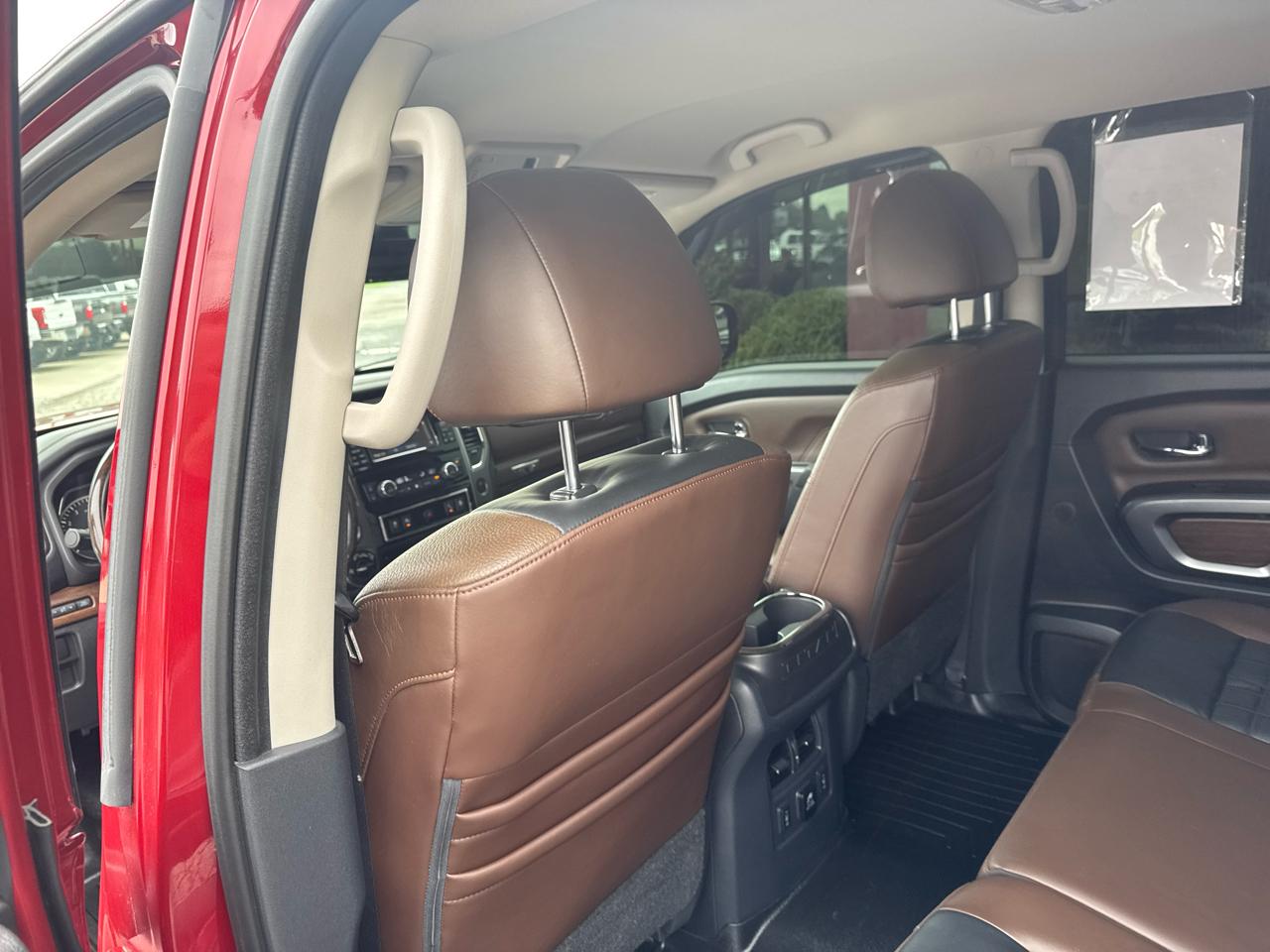 Nissan Titan 4x4 Crew Cab Platinum Reserve 2018