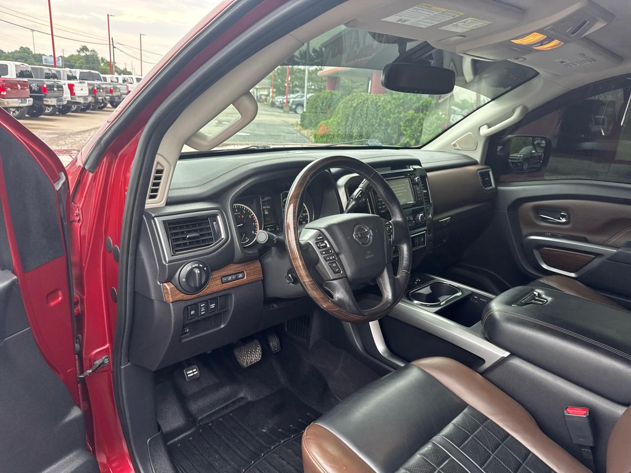 Nissan Titan 4x4 Crew Cab Platinum Reserve 2018