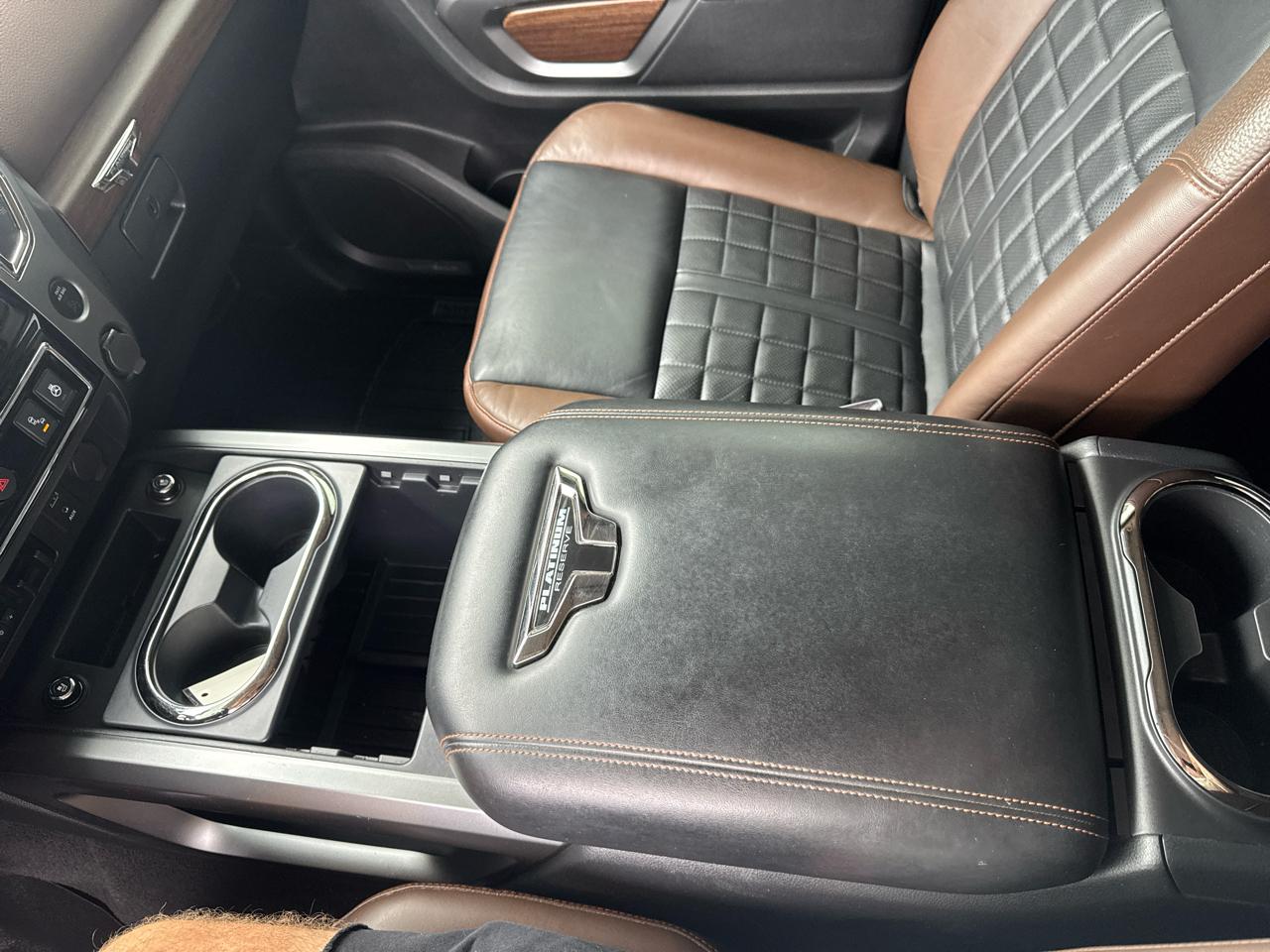 Nissan Titan 4x4 Crew Cab Platinum Reserve 2018